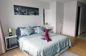 1 chambre, fer et planche à repasser, Wi-Fi, draps fournis