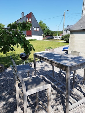 Outdoor dining - A l ombre des Tilleuls (Onhaye)