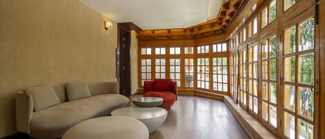 Executive Room | Living area