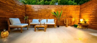 NEW house 2-bedrooms, 2-bathrooms, 3 terraces / view on OB beach + St. Barth