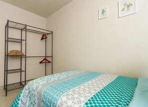 2 habitaciones, tabla de planchar con plancha y acceso a internet