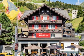 Front of property - Hotel Bergidyll - Riders Haven (Andermatt)