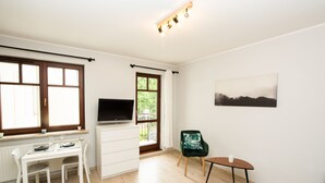 Apartment | 1 bedroom, iron/ironing board, WiFi (free), individually decorated - Studio Karlikowska by 3City Rentals  (Sopot)