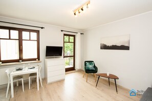 아파트 | 1  개의 침실, 각각 다른 스타일의 인테리어, 각각 다르게 가구 비치, 다리미/다리미판