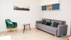 Apartment | 1 bedroom, iron/ironing board, WiFi (free), individually decorated - Studio Karlikowska by 3City Rentals  (Sopot)