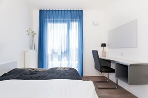 Comfort Apartment | Individually decorated, individually furnished, desk, laptop workspace - Spreepolis Boardinghaus (Berlin)