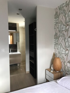 3 dormitorios, tabla de planchar con plancha, wifi gratis y ropa de cama
