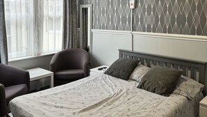 Unclassified image, 5 of 19, button - The Majestic (Great Yarmouth)