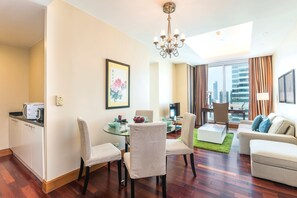Dining room - Serviced 2 Bed Scenic Sky Villas - Check in From 15h to 22h Only (Bangkok)