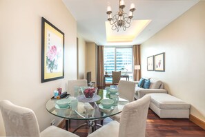 Dining - Serviced 2 Bed Scenic Sky Villas (Bangkok)