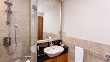 Apartment, 2 Bedrooms, Garden View | Bathroom