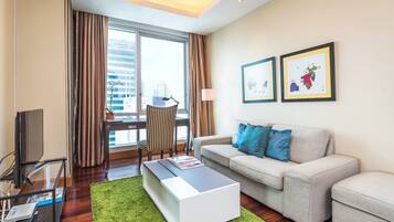 Apartment, 2 Bedrooms, Garden View | Living room