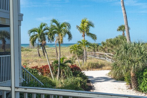 A view of Gulf of Mexico, plus access to all the resort amenities! A3214C