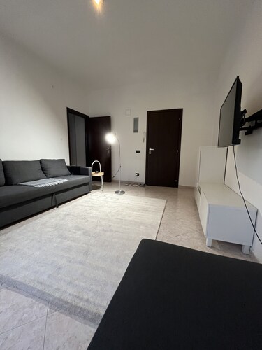 Rome 23, apartment in Rozzano