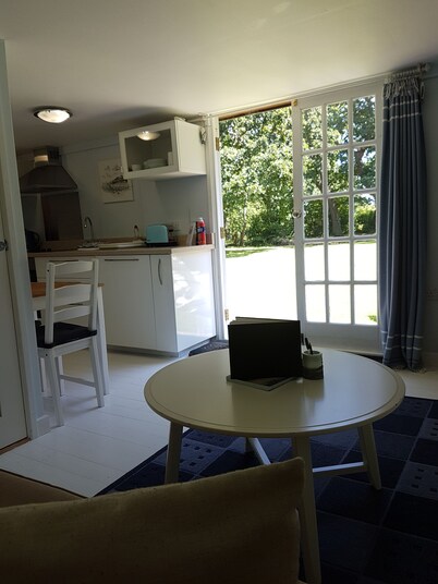 Lymington Self-Catering Garden Retreat