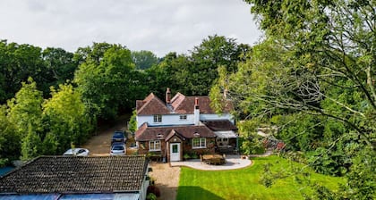 Lymington Self-Catering Garden Retreat