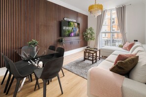 ดีลักซ์อพาร์ทเมนท์, 2 ห้องนอน, เครื่องปรับอากาศ, วิวเมือง | ภายใน