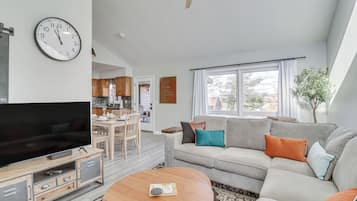 House (3 Bedrooms) | Front of property