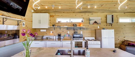 House (1 Bedroom) | Interior