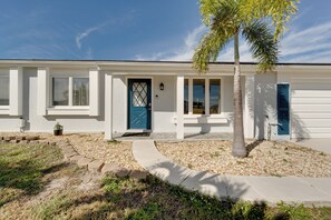 Interior - Waterfront Port Charlotte Gem w/ Gas Grill + Lanai (Port Charlotte)