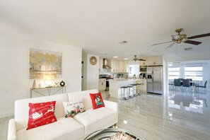 Interior - Waterfront Port Charlotte Gem w/ Gas Grill + Lanai (Port Charlotte)