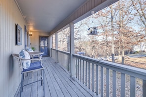 Terrace/patio - Charming Bella Vista Townhome Near Lake Windsor! (Bella Vista)