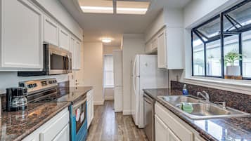 Rumah (2 Bedrooms) | Interior