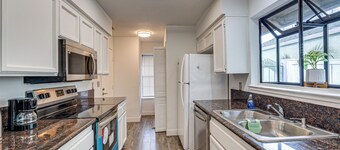 Cozy Antelope Home ~ 14 Mi to Sacramento!