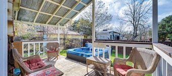 Cozy Canyon Lake Cottage Rental w/ Private Hot Tub