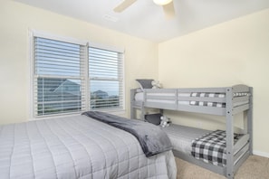 House, 4 Bedrooms - Azure 4 Bedroom Home by RedAwning (Emerald Isle)