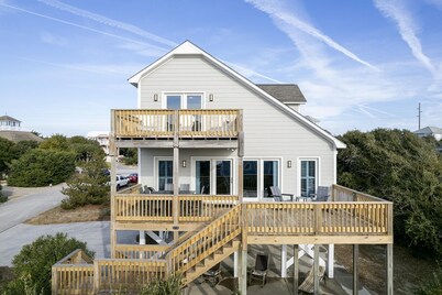 Azure 4 Bedroom Home by RedAwning