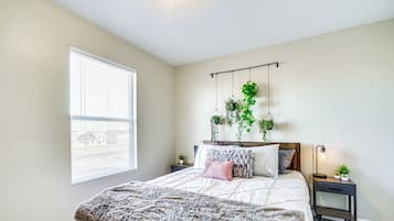 House (5 Bedrooms) | Interior