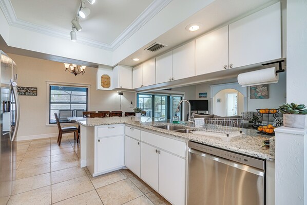 Interior - 5 Mi to Downtown: Cape Coral Retreat w/ Lanai! (Cape Coral)