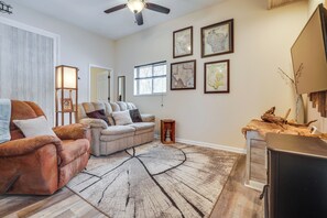 Apartment (2 Bedrooms) | Front of property