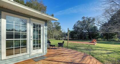 Newberry Home w/ Deck on 10 Acres!