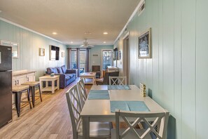 Apartment (2 Bedrooms) | In-room dining - Myrtle Beach Condo w/ Balcony + Ocean Views! (Myrtle Beach)