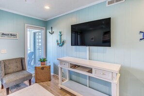 TV - Myrtle Beach Condo w/ Balcony + Ocean Views! (Myrtle Beach)