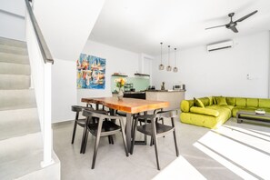 Fridge, dishwasher, coffee/tea maker, electric kettle - Luxovista Villa (Canggu)