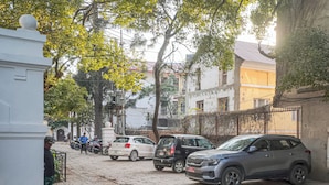 Bãi đậu xe tự phục vụ miễn phí 