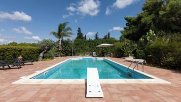 Piscina externa sazonal