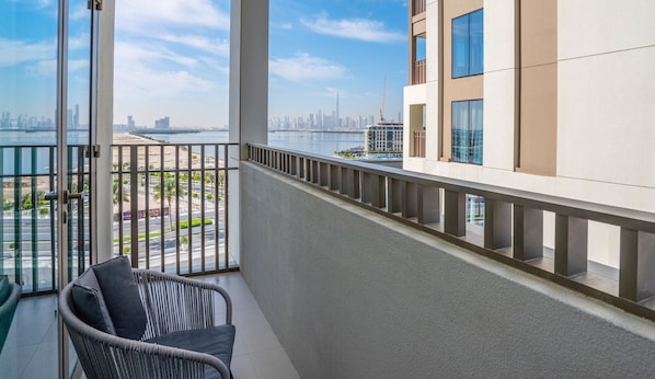 Deluxe Apartment | Balcony