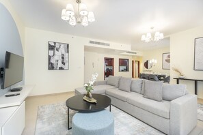 42-inch LCD TV with cable channels, Netflix, streaming services - Modern Three Bed Apartment Parking Pool (Dubai)