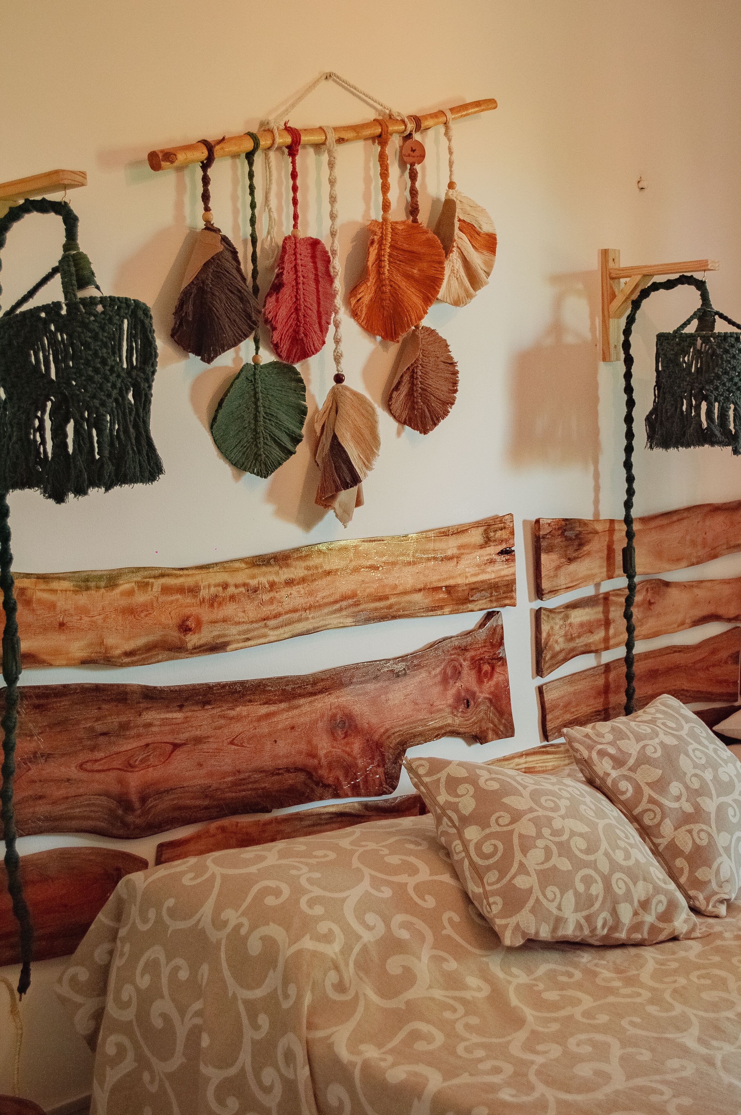Superior-Vierbettzimmer, 2 Schlafzimmer, Blick auf den Innenhof, zum Innenhof hin | Minibar, individuell dekoriert, individuell eingerichtet, Schreibtisch