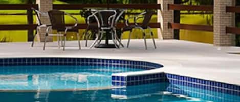 Utomhuspool