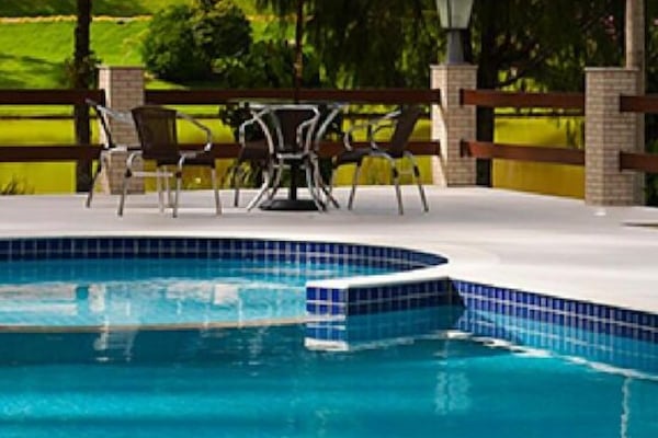 Piscina a l'aire lliure