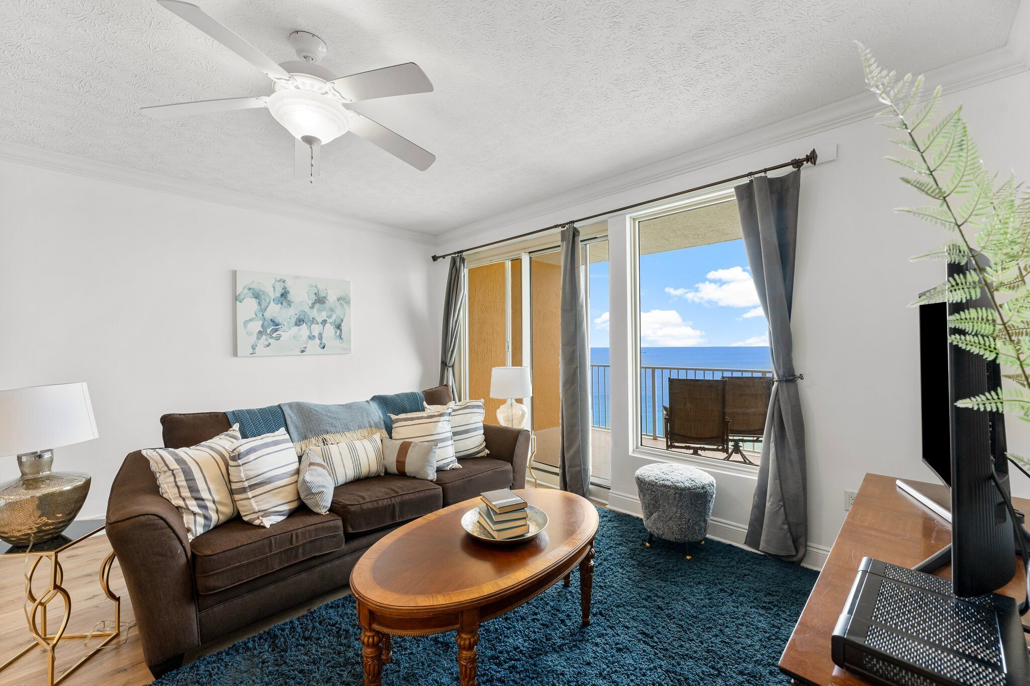 Close Proximity to Beach, Dining, Nightlife, and State Park