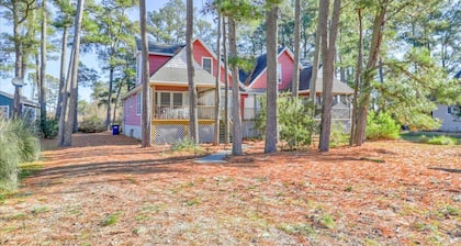 Whispering Pines on Chincoteague - Dog Friendly!