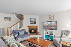 Smart TV, fireplace