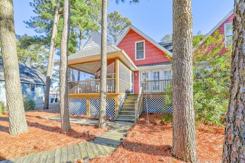 Whispering Pines on Chincoteague - Dog Friendly!