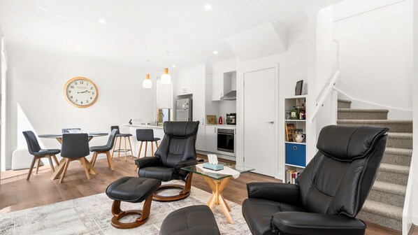 Interior - Redwood Hideaway (Cowes)